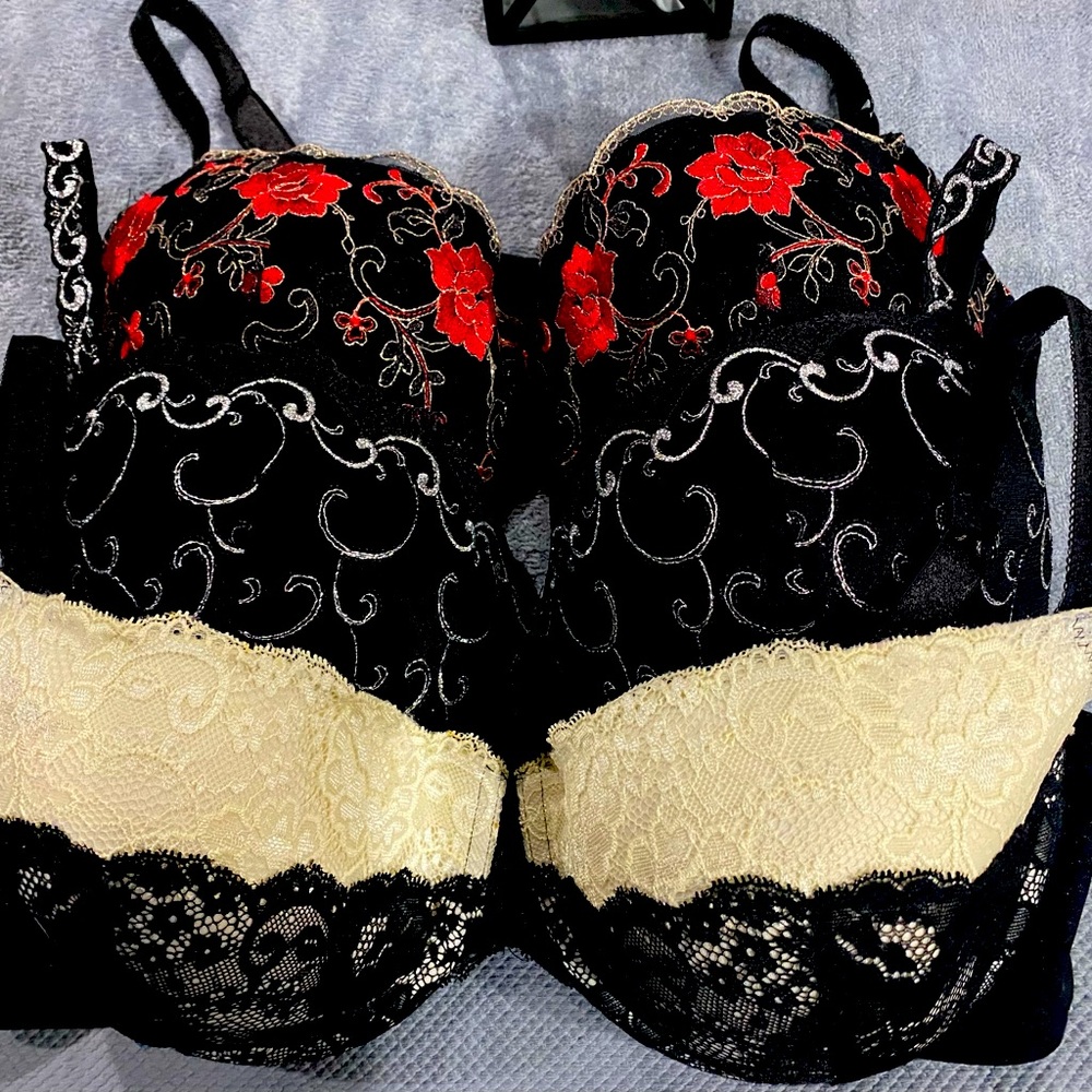 Set of 3 Fashion Bug Bras. Size 42DD.